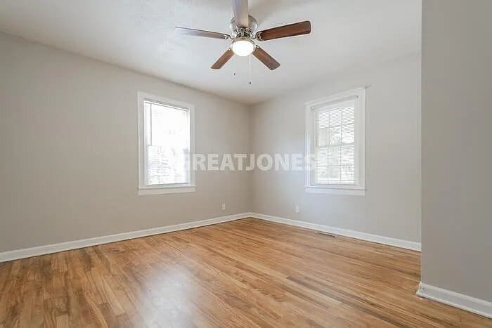 Building Photo - 2100 Lake Shore Dr