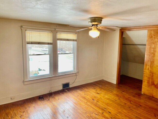 Building Photo - 120 Cotter Rd