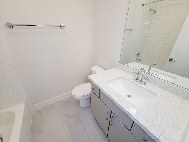 Building Photo - 845 Fisher St