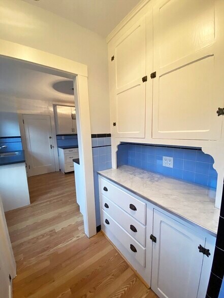 Building Photo - 16 Arborough Rd