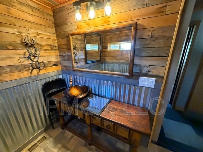 Building Photo - 201 Plateau Ave