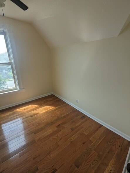 Building Photo - 7042 S Kimbark Ave