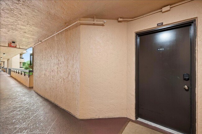 Building Photo - 2255 Lindell Blvd