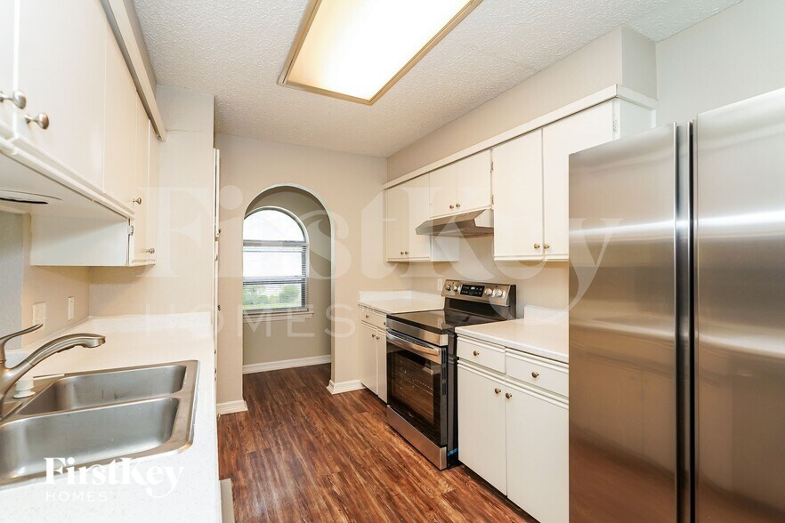 Building Photo - 3417 Willowcrest Dr