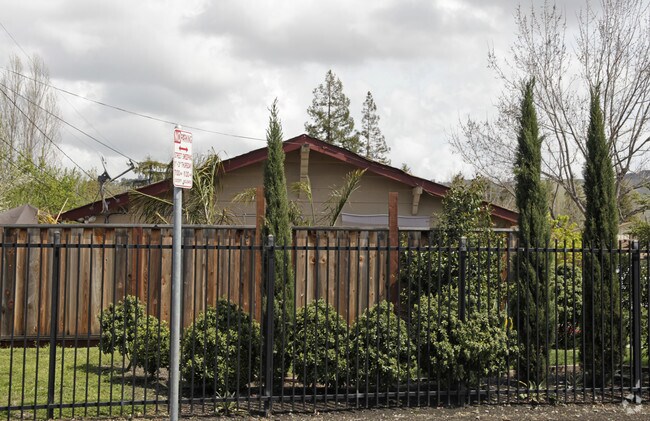 Building Photo - Manon Cottage Apartments