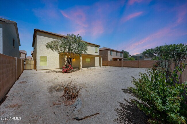 Building Photo - 9423 W Monte Vista Rd