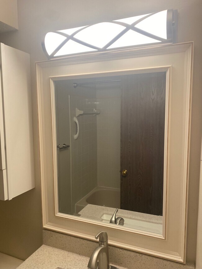 Building Photo - 6 Sequoia Ct