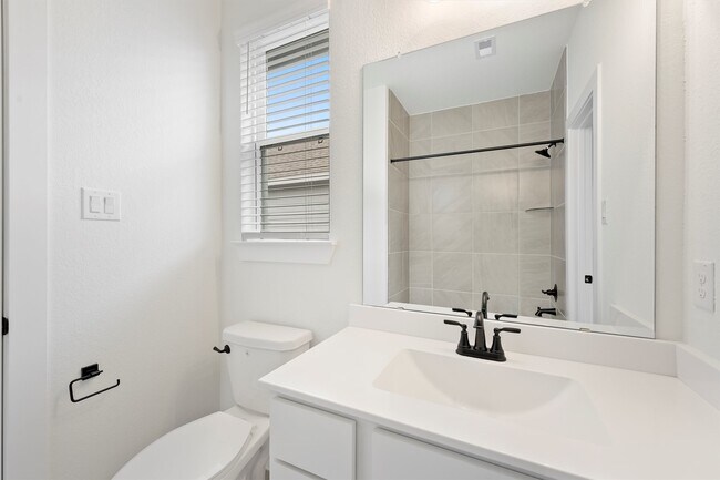 Building Photo - 21118 Medina River Dr