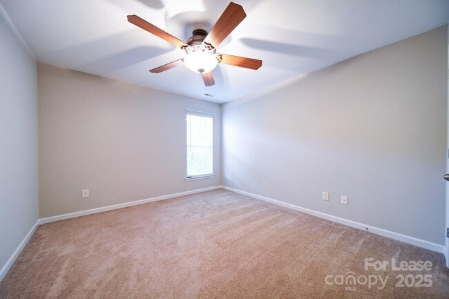 Building Photo - 9821 Carson Whitley Ave