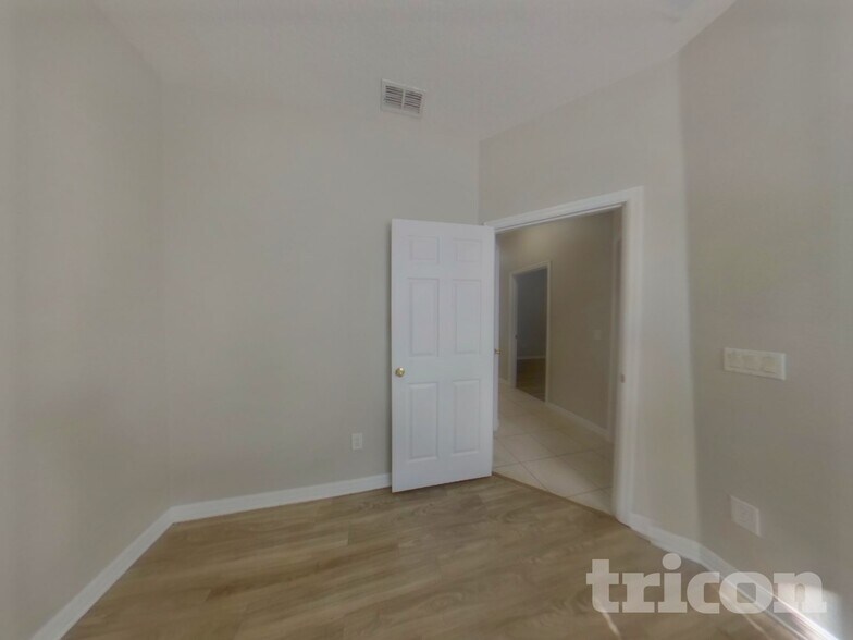 Building Photo - 304 Churchill Downs Blvd