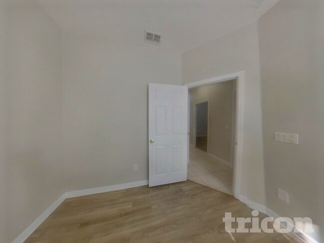 Building Photo - 304 Churchill Downs Blvd