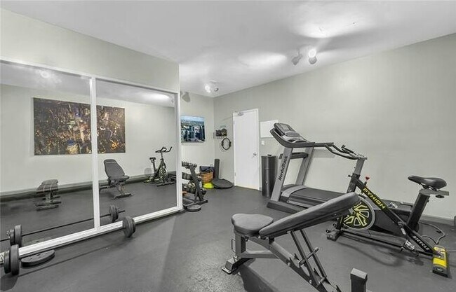 Building Photo - 3907 La Crescenta Ave