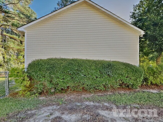 Building Photo - 139 Creekside Dr