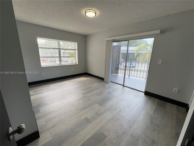 Building Photo - 3300 S Dixie Hwy