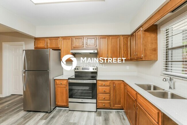 Building Photo - 3 Bedroom Pet-Friendly Home in EUSTIS, FL with Main Street Renewal