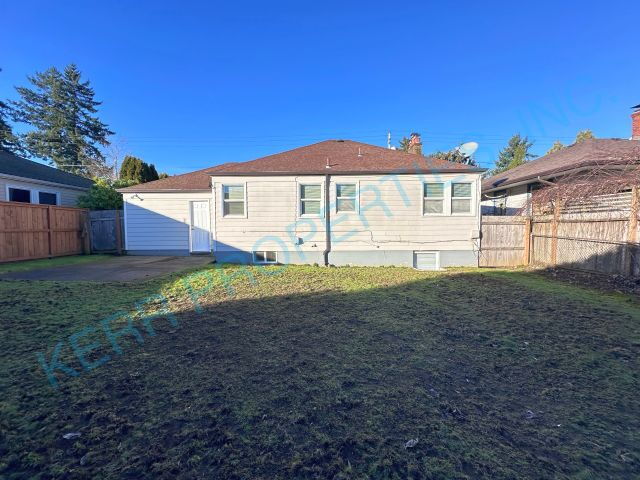 Building Photo - 4920 NE 35th Ave