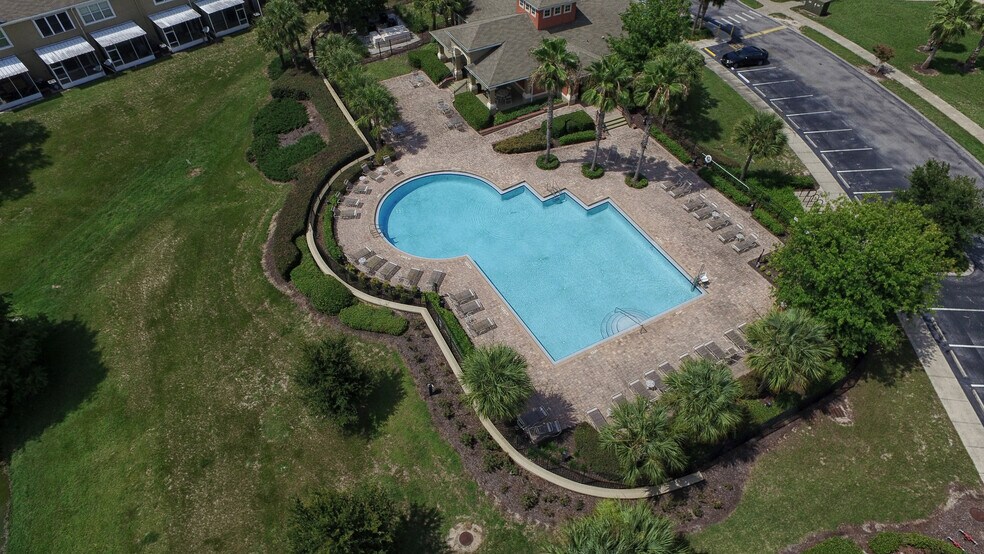Building Photo - 4490 SW 49th Ave