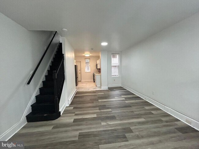 Building Photo - 2736 N Croskey St