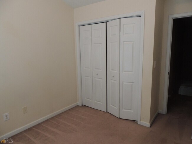 Building Photo - 2841 Walden Lake Bend