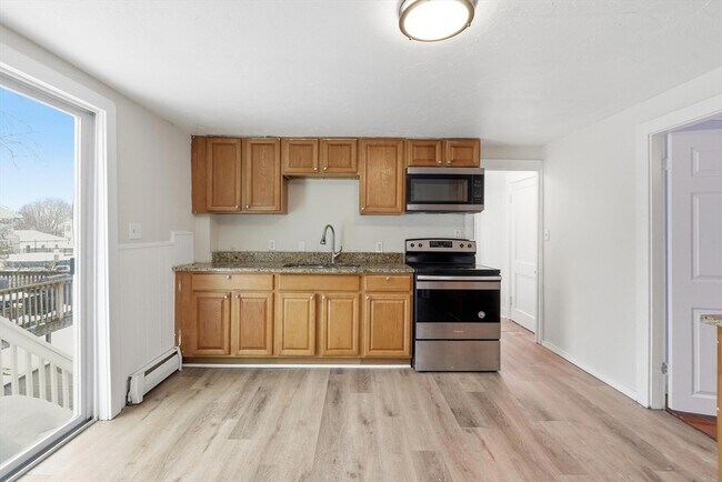 Building Photo - 26 Tower St