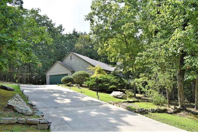 Building Photo - 140 Havenridge Cir