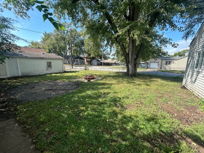 Building Photo - 421 N 35th St