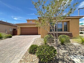 Building Photo - Summerlin Village 16 Ladera Phase 3