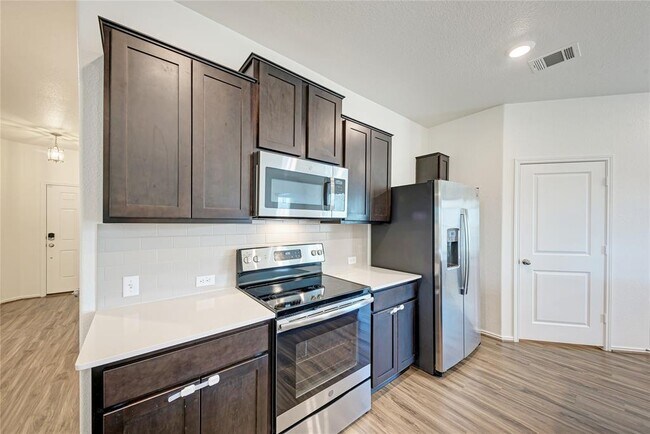Building Photo - 520 Pandora Cv