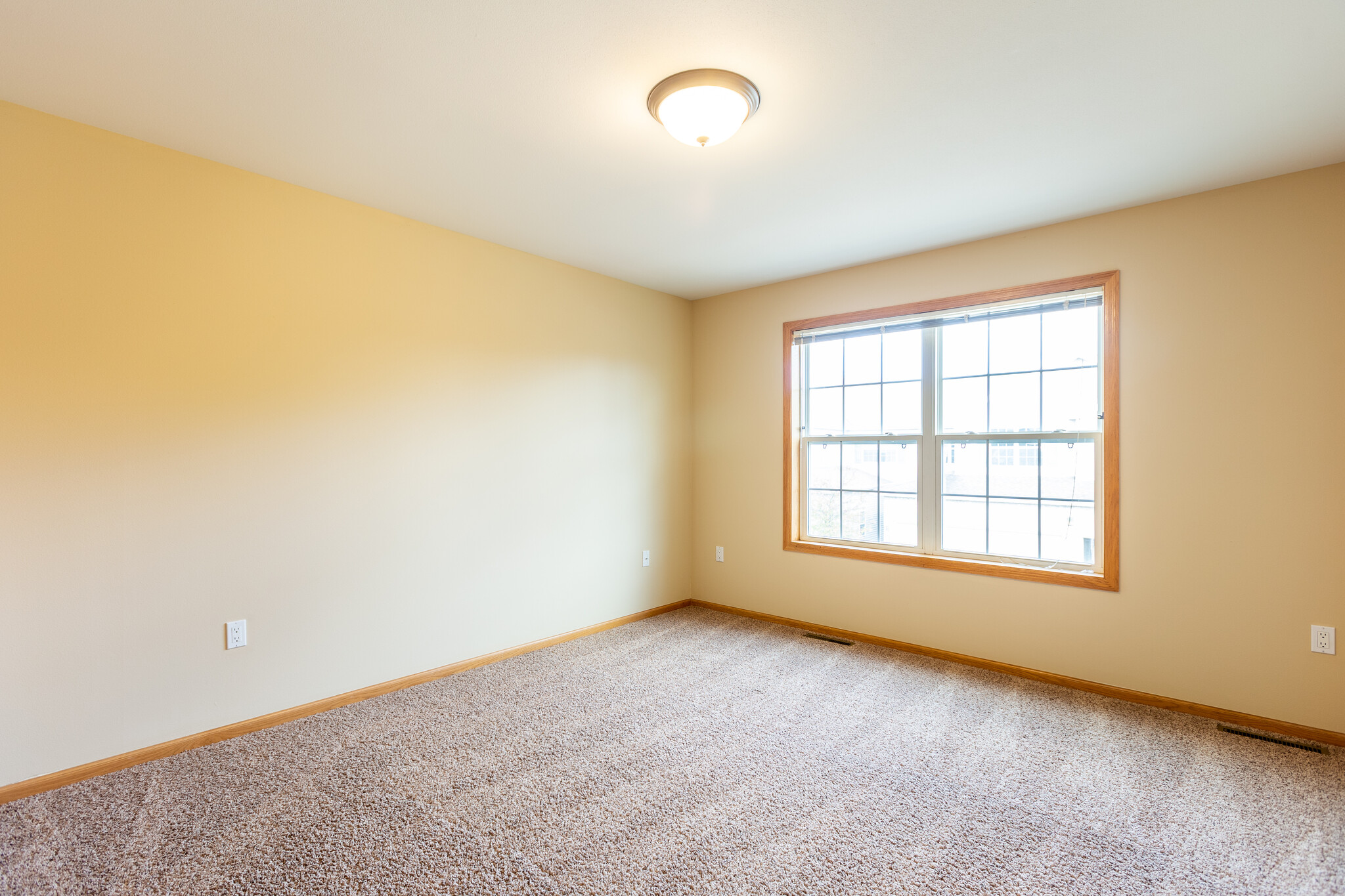 Building Photo - 3745 Maple Grove Dr