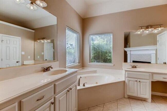 Building Photo - 1150 Retama Park Dr, Terrell, TX, 75160