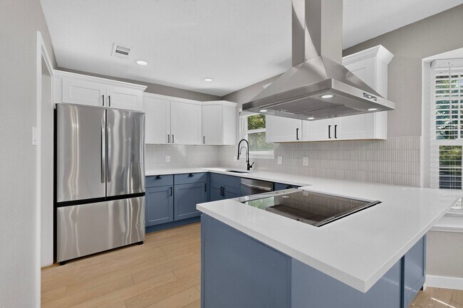 Building Photo - Newly Renovated Home In Watauga Ready To Be Yours!!!!