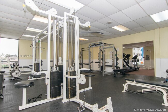 Building Photo - 1500 S Ocean Dr