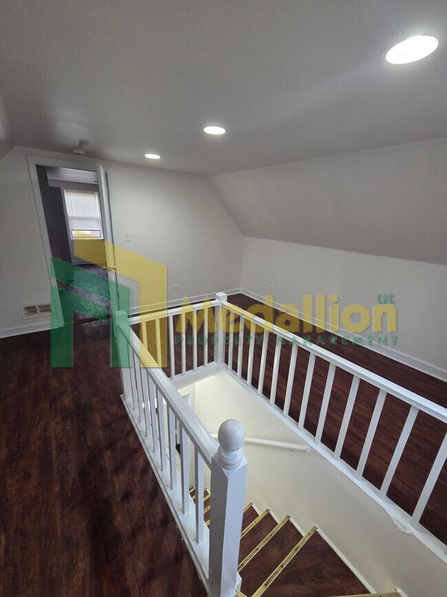 Building Photo - Updated 3-Bedroom Home with Spacious Layout and Backyard