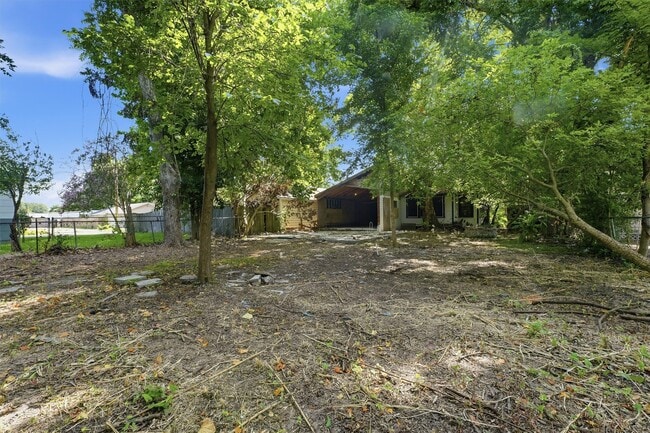 Building Photo - 202 S Magnolia St