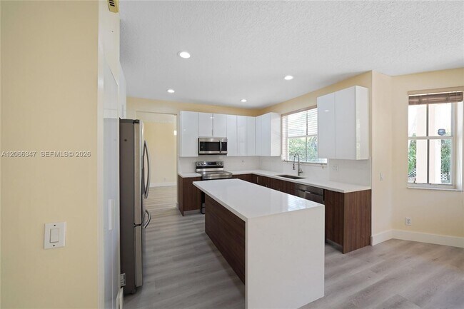Building Photo - 4312 Laurel Ridge Cir