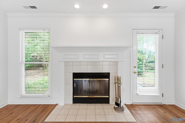 Building Photo - 210 Pebble Brook Dr
