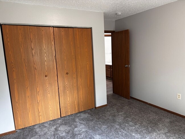 Building Photo - 2715 Hawken St