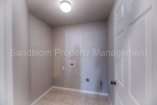 Building Photo - FOR LEASE | Jenks | 4 Bed, 2.5 Bath | $184...