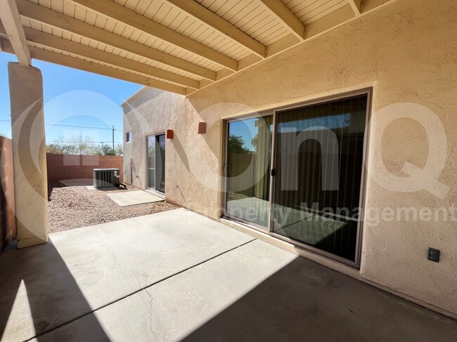Building Photo - 8142 N Peppersauce Dr