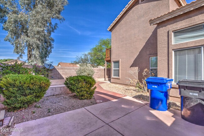 Building Photo - 6660 E Riverdale St