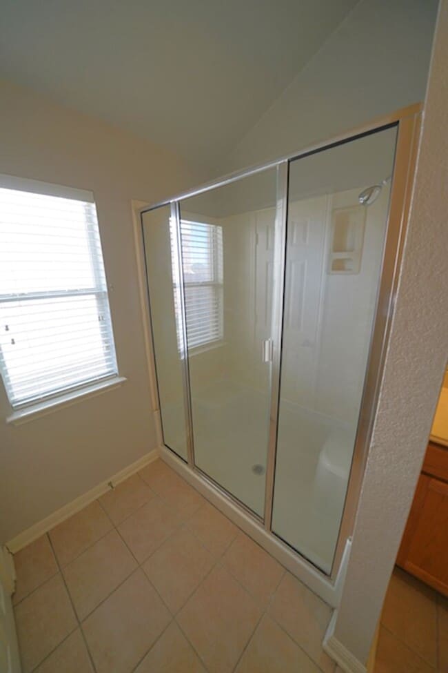 Building Photo - Gorgeous Single Story Home in Cibolo! Real...