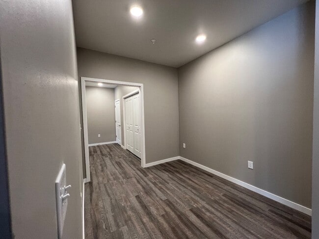 Building Photo - 4440 - 4450 S 26th St