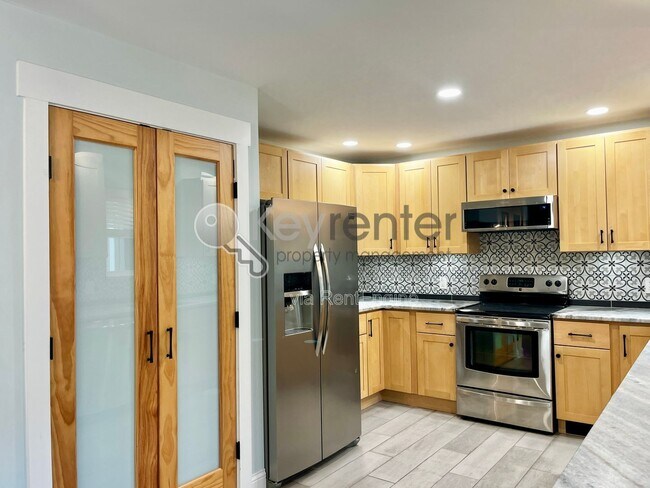 Building Photo - 6011 Barkley Creek Dr