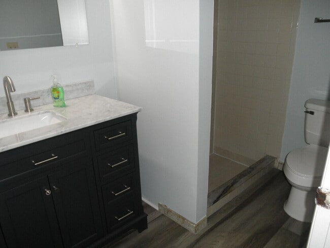 Building Photo - 4648 Summit Blvd