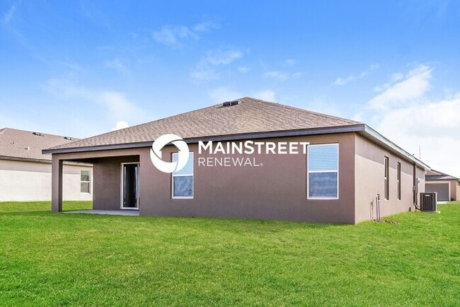 Building Photo - 4 Bedroom Pet-Friendly Home in Dundee, FL with Main Street Renewal