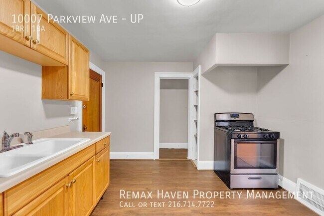 Building Photo - 10007 Parkview Ave