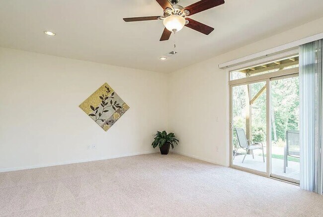 Building Photo - 5403 Cambridgeshire Loop