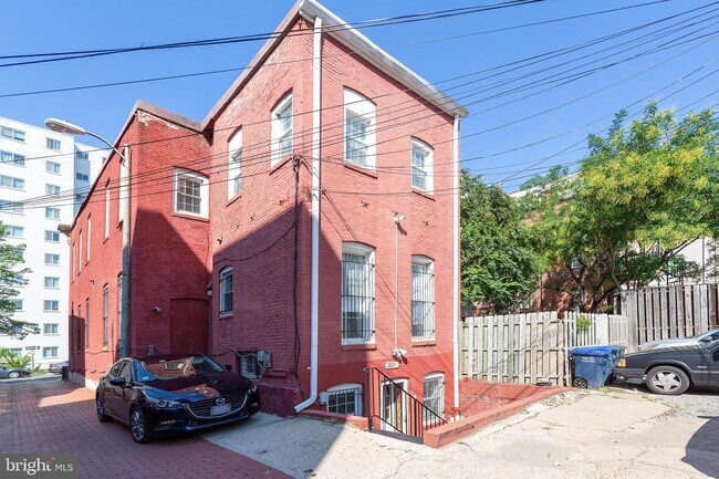 Building Photo - 1213 12th St NW