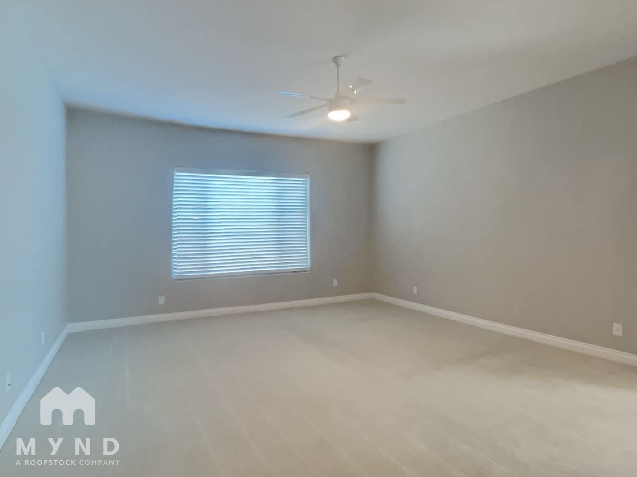 Building Photo - 3690 E Alfalfa Dr