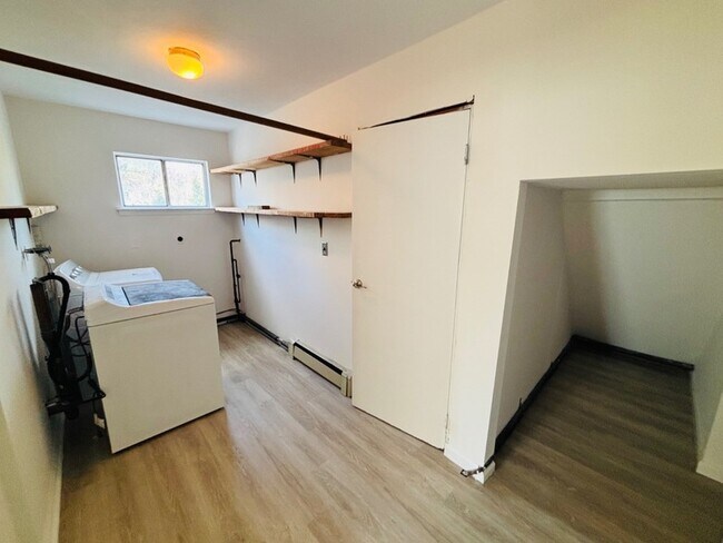 Building Photo - 21 Anstice St